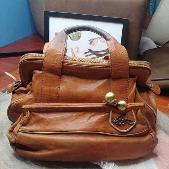 Betsey Johnson Handbags - Betsey Johnson | Brown Leather Purse Vintage zip patina loved large oversized
